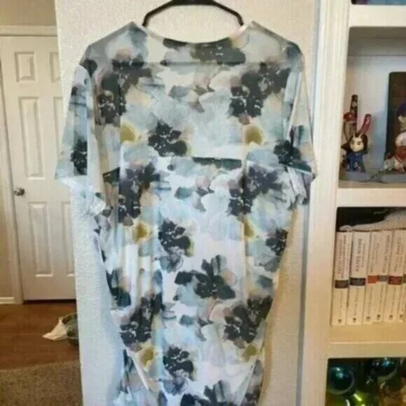 NWT TORRID Stretch Mesh Crew Neck Ruched Top - Picture 8 of 9